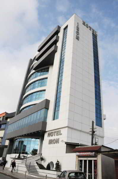 Iron Hotel Hokmeli Exterior photo