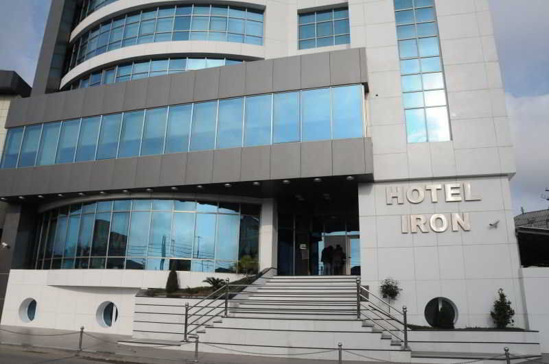 Iron Hotel Hokmeli Exterior photo