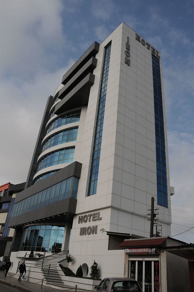 Iron Hotel Hokmeli Exterior photo